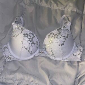 Victoria’s Secret Body By Victoria Push Up Bra 32C